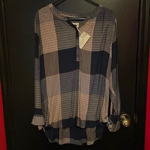 Women’s New w/ Tag Target’s Universal Thread size L long sleeve plaid shirt.